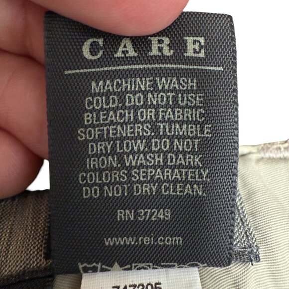 EUC Women's REI Convertible‎ Hiking Pants with Belt | Size 14 - Picture 6 of 7